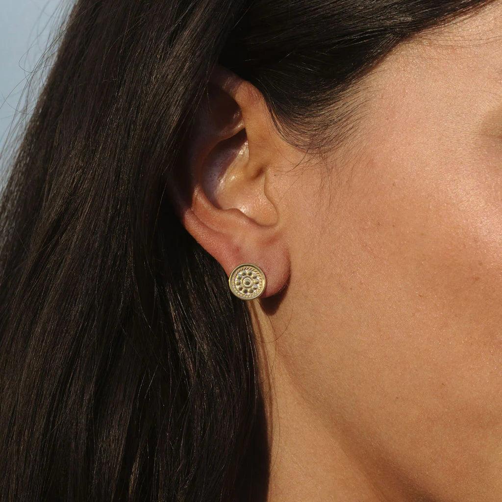 Artista Stud Earrings